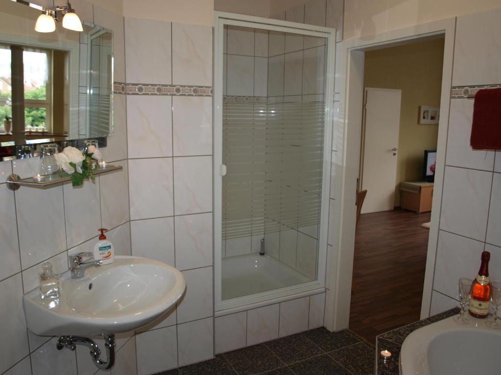 Hotel Am Schuetzenberg Gotha Room photo