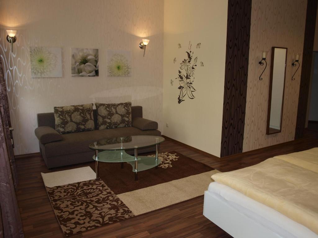Hotel Am Schuetzenberg Gotha Room photo