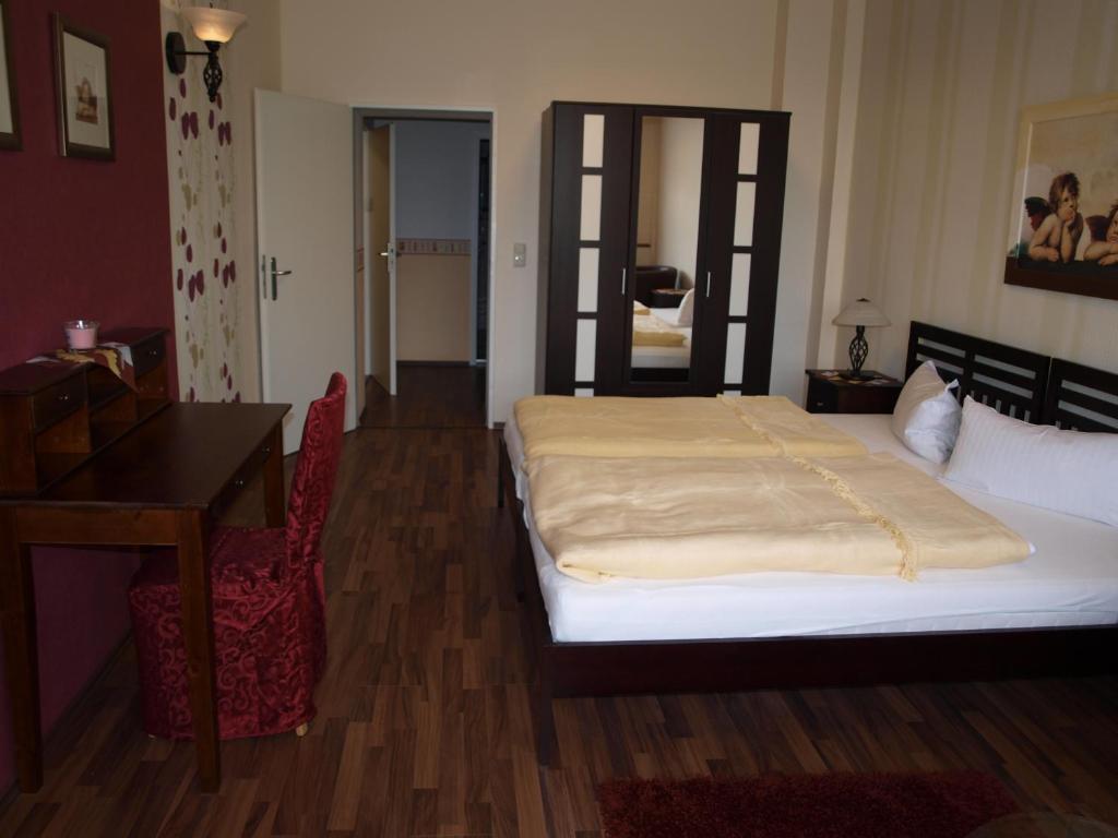 Hotel Am Schuetzenberg Gotha Room photo