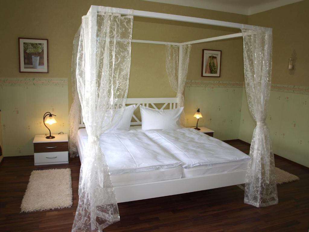 Hotel Am Schuetzenberg Gotha Room photo