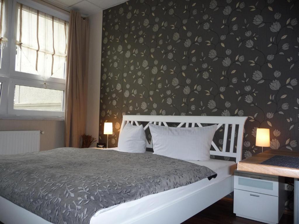Hotel Am Schuetzenberg Gotha Room photo
